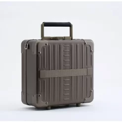 Diversity Beauty Case 10" In Bronze -Geschäft Für Reiseaufbewahrungsbedarf compressed M97A6314